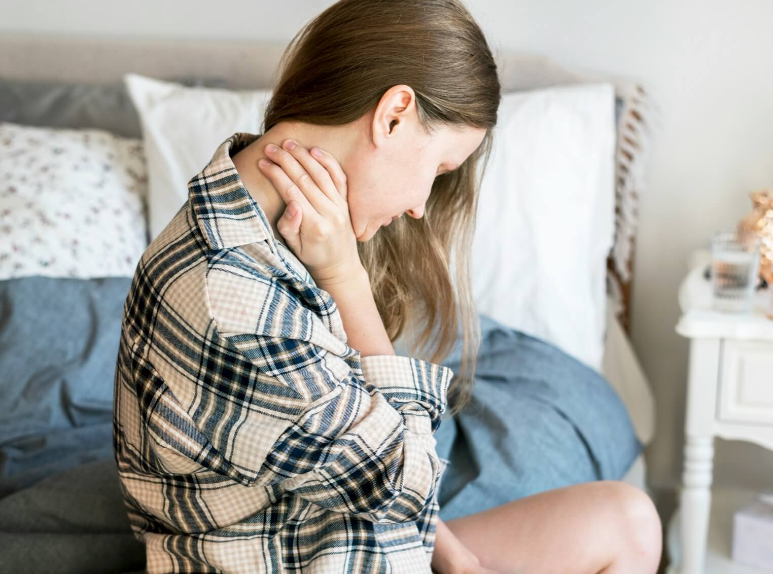 更年期で関節の痛みが起きている女性