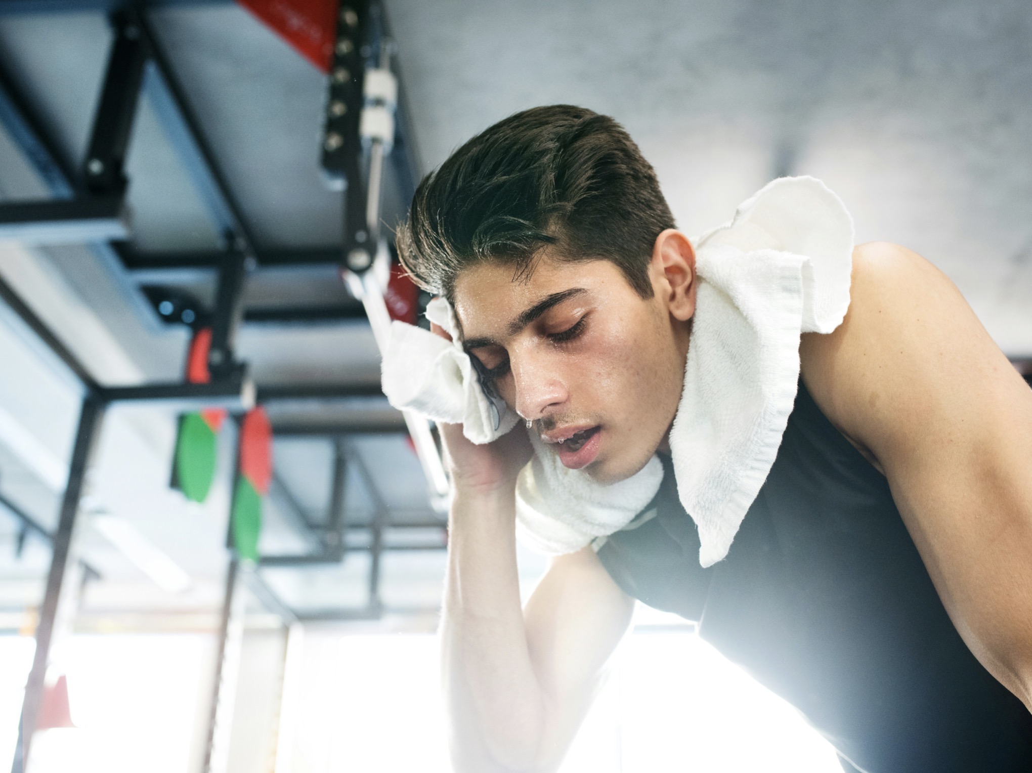 汗のニオイに悩む更年期の男性