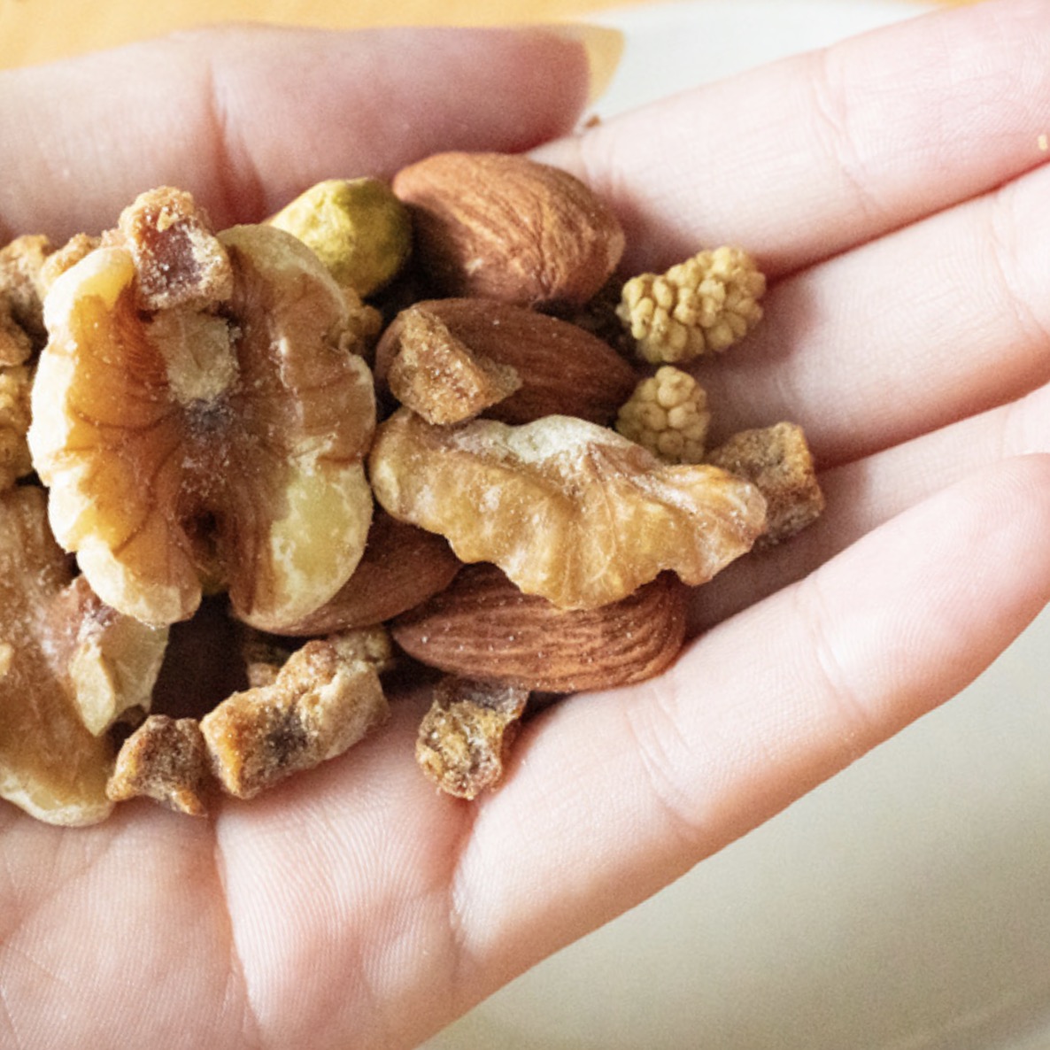 更年期専門店オアディスワンのおきかえナッツ「おやす実」1日分の目安量のイメージ