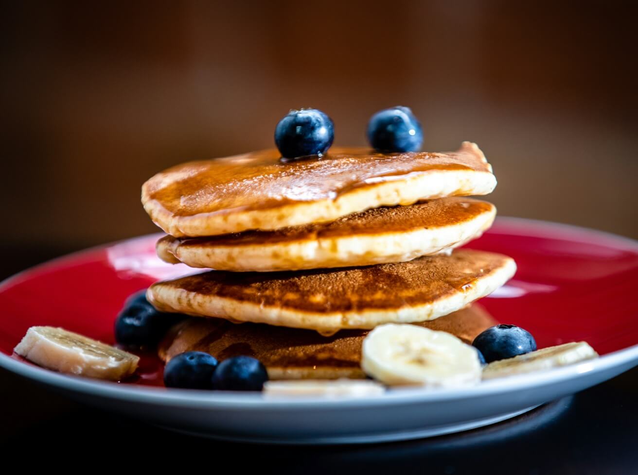 糖化によって表面がきつねいろになったパンケーキ